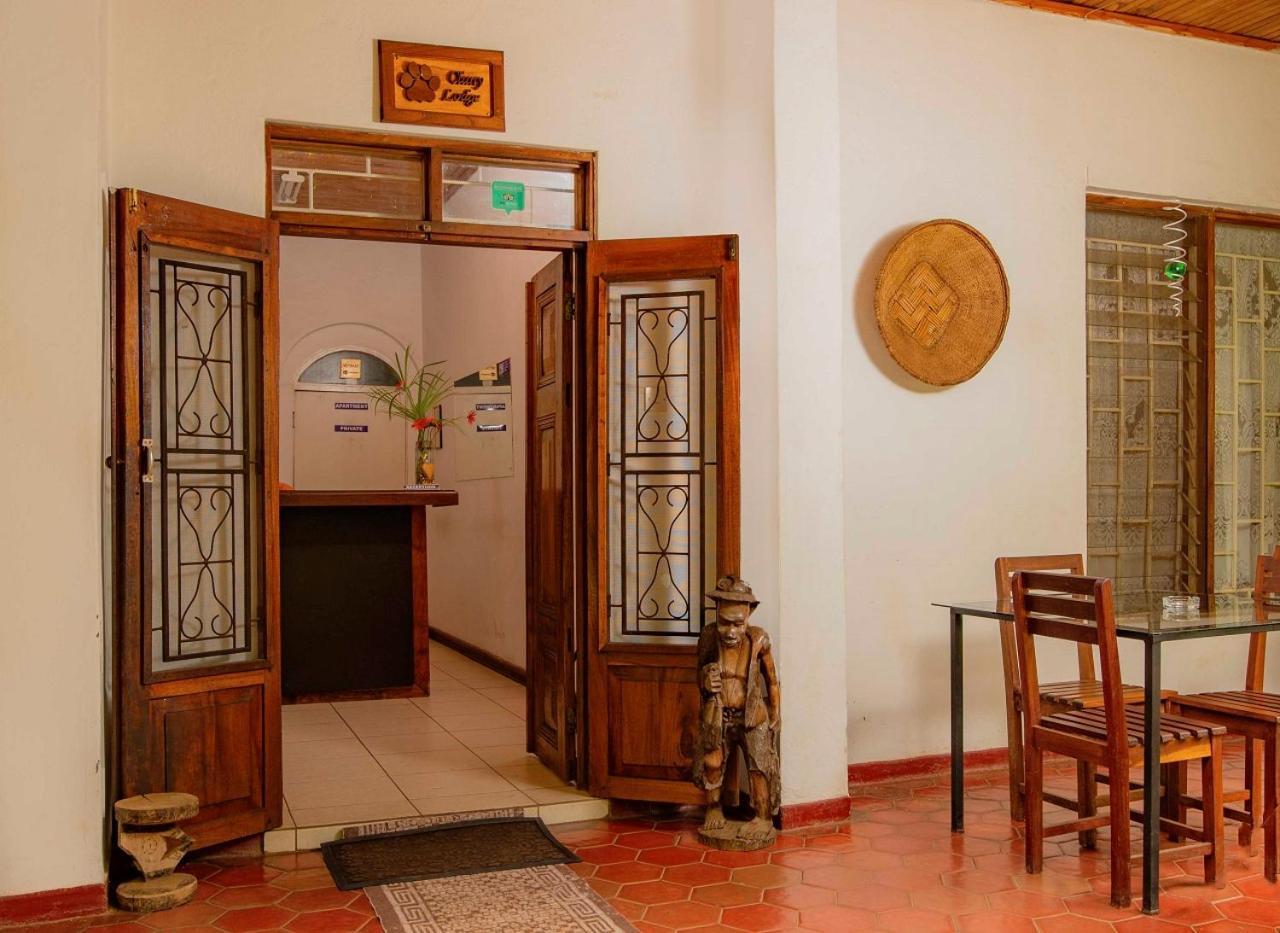 Cluny Lodge リロングウェ エクステリア 写真